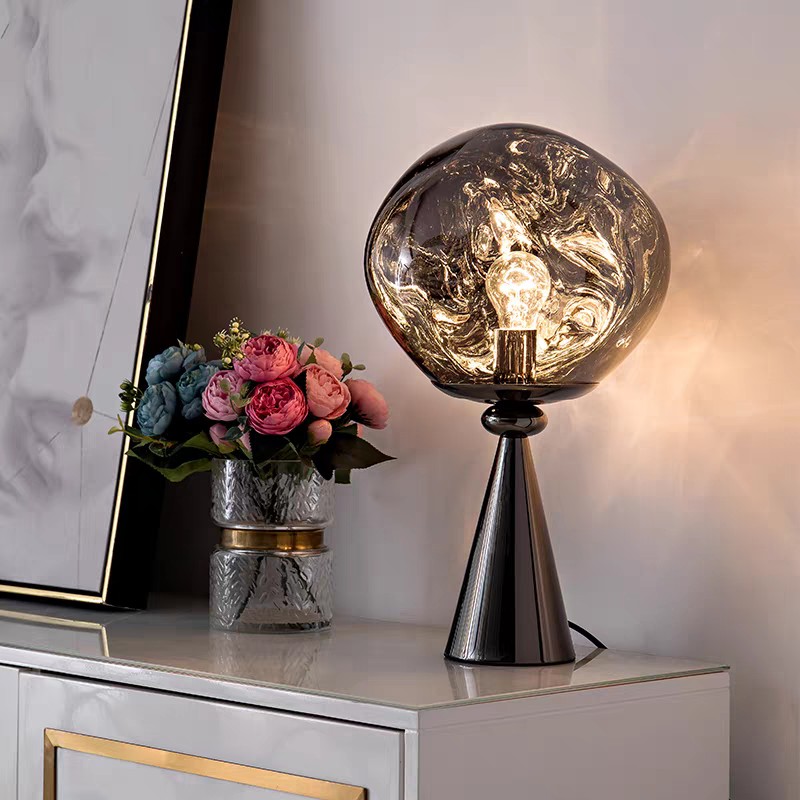 TABLE LAMP 18